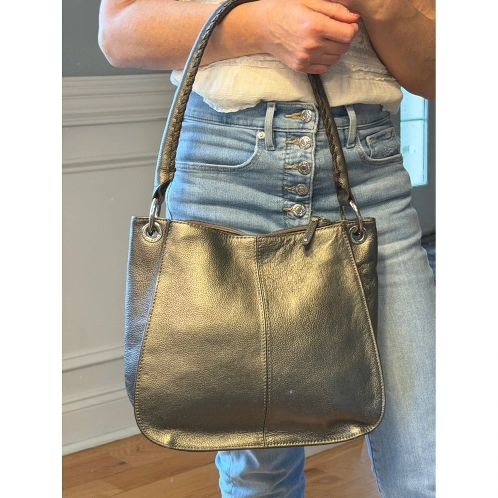 Tignanello Y2K Style Metallic Leather Shoulder Bag Silver 2010s